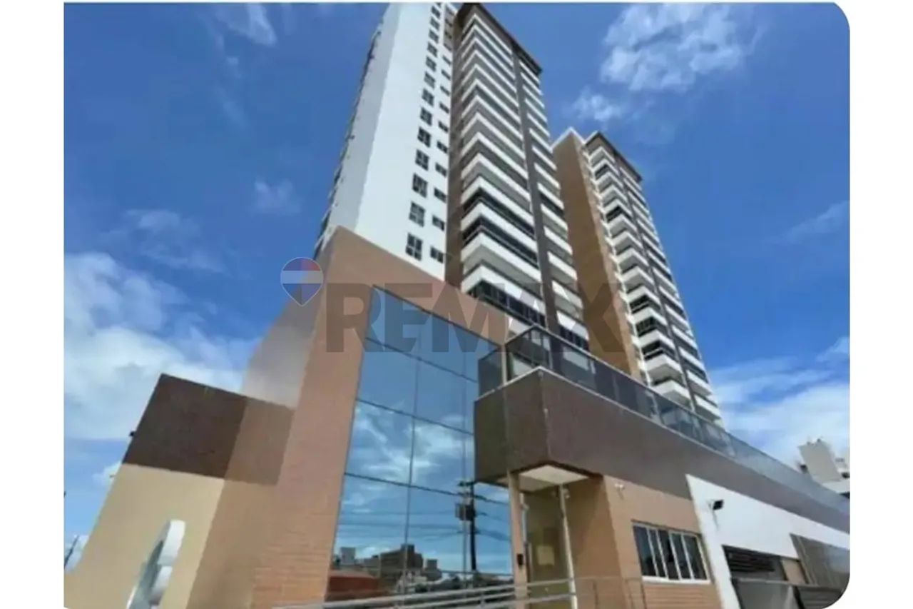 Apartamento grande e mobiliado em Intermares