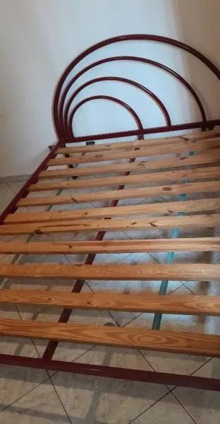 Cama de casal tubular de ferro