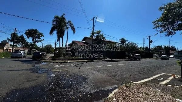 Venda de Casas / Comercial na cidade de Araraquara