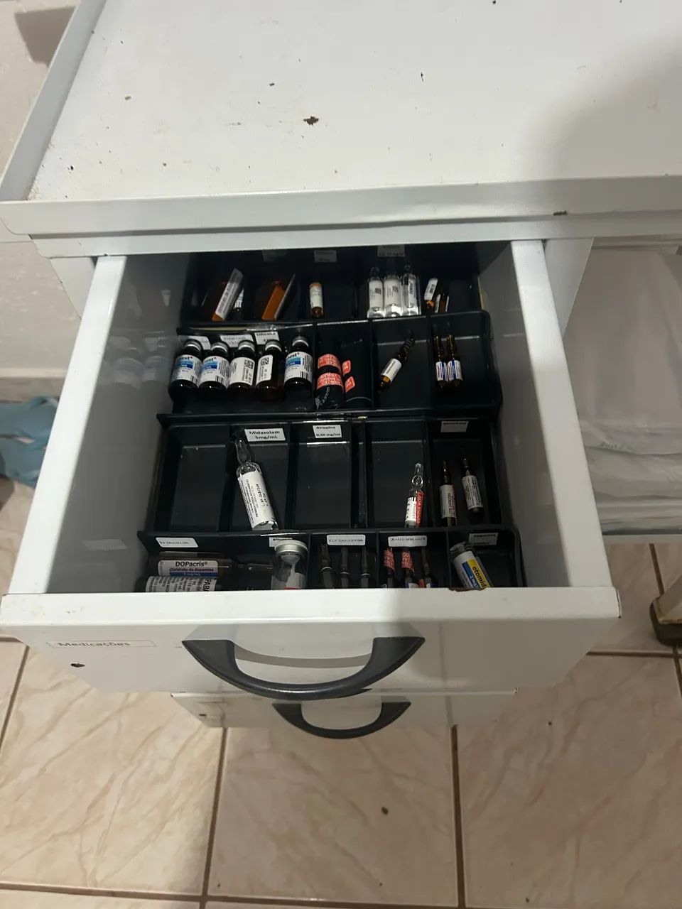 Carrinho de emergência  - Foto 5