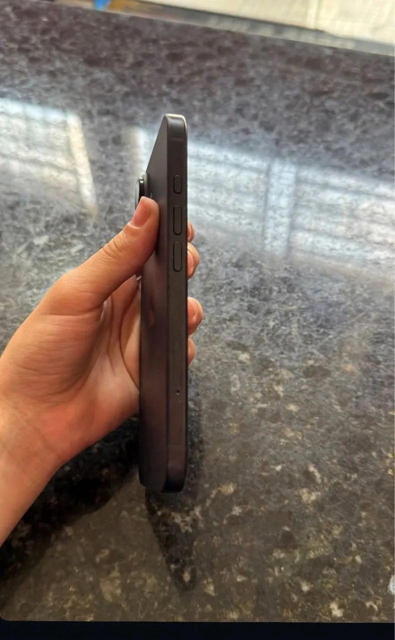 IPHONE 16 - Foto 4