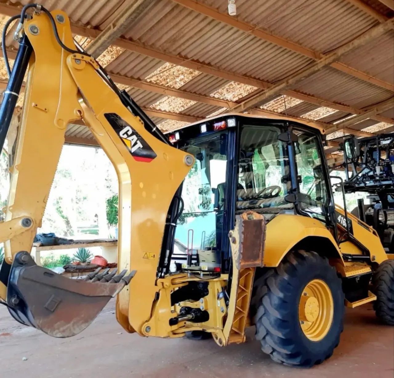 Retroescavadeira Caterpillar 416F2 19/19 - Parcele  - Foto 5