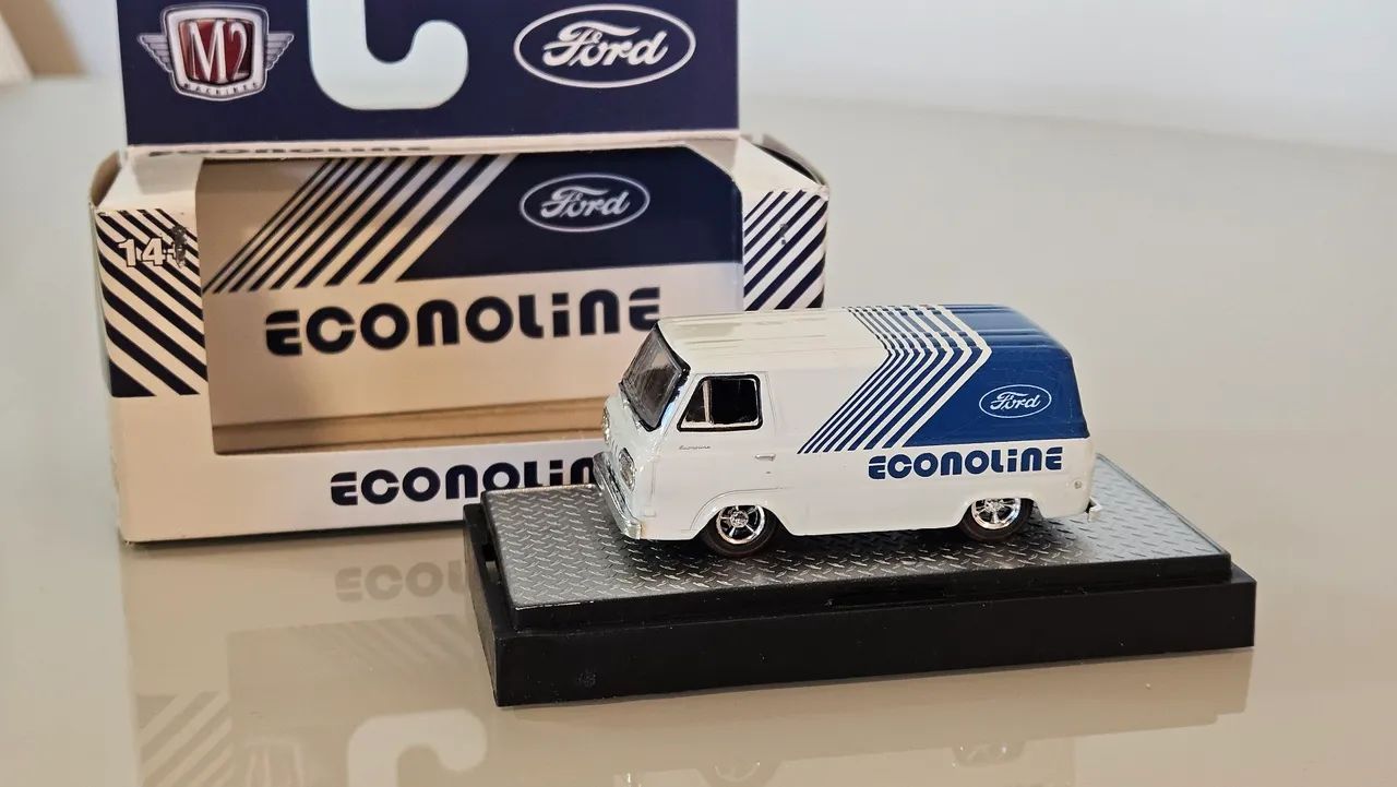 Dupla de Miniatura M2 Ford Econoline 1/64 - Foto 3