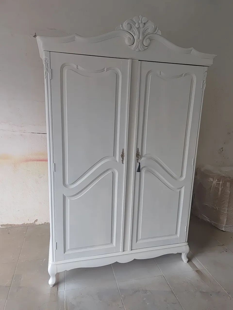 Guarda-roupas antigo 