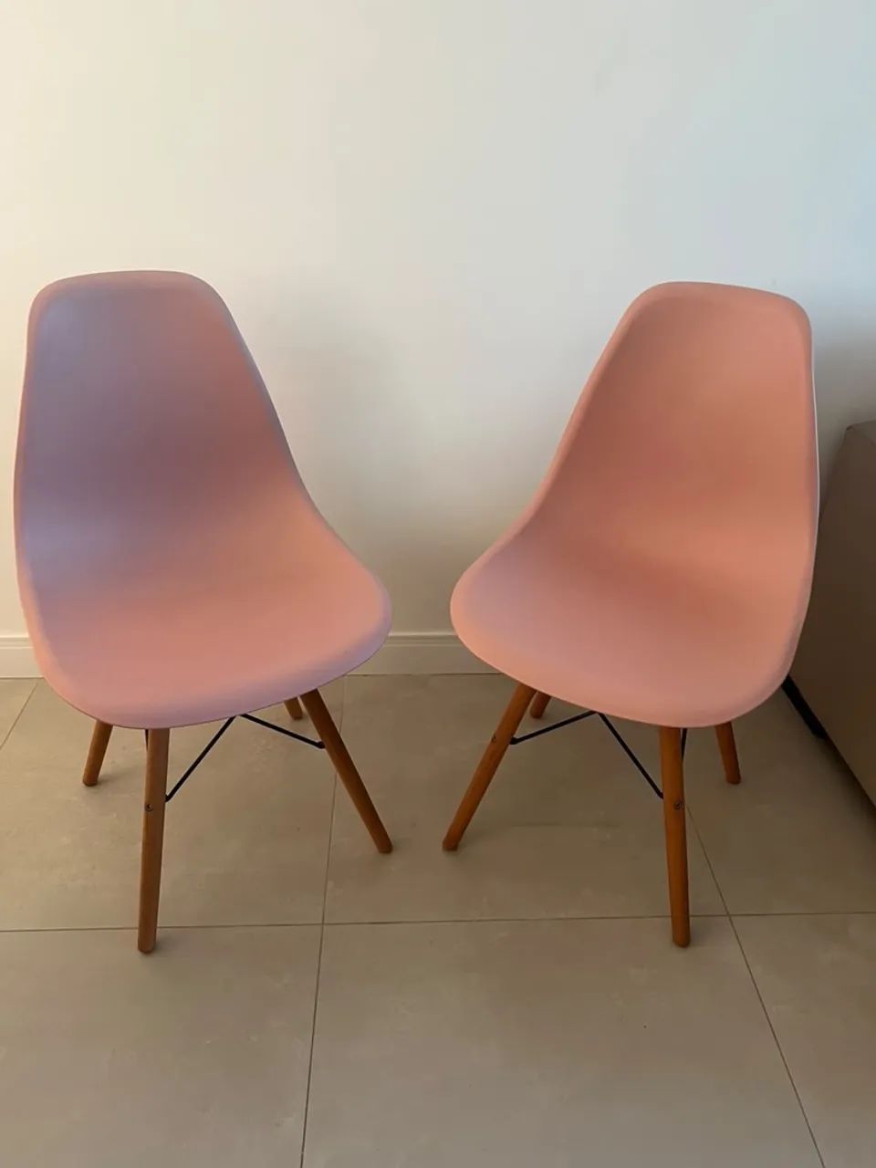 Vendo Cadeira Eiffel Rosa  - Foto 2