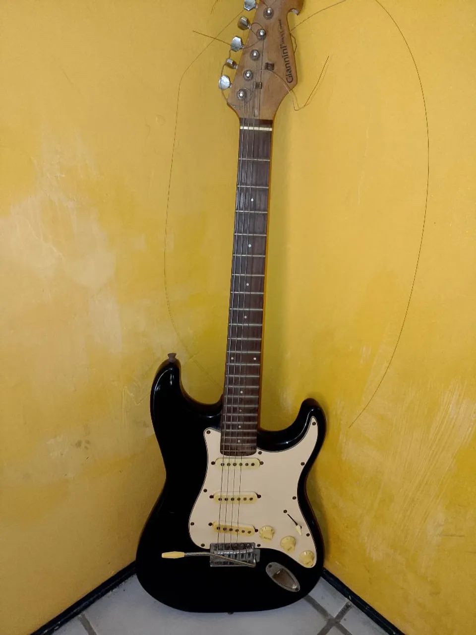 Guitarra Gianini Stratocaster