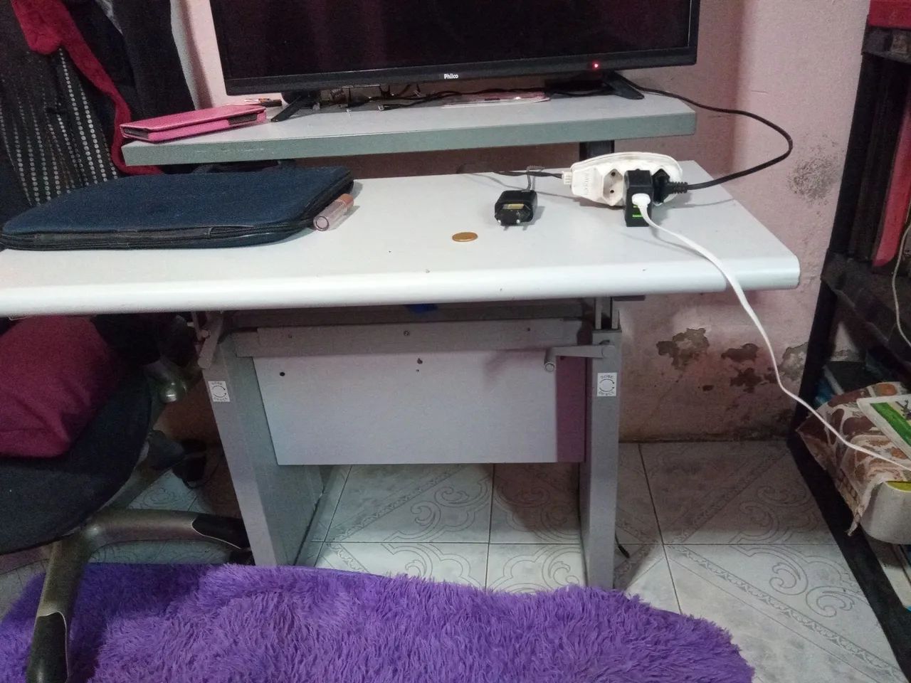 Mesa com elevação nas duas partes 