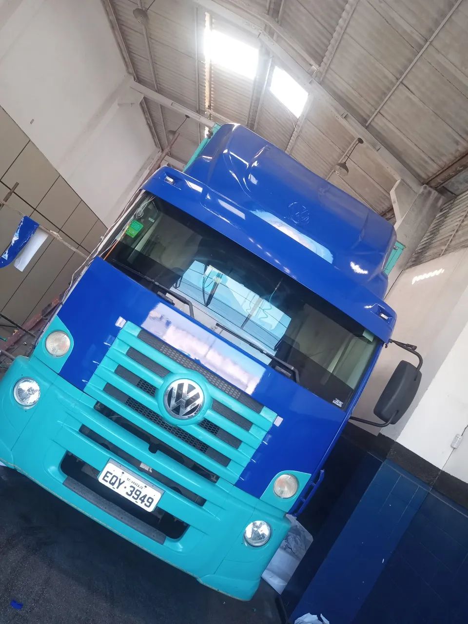 Adesivagem em caminhão, carro,moto,parede