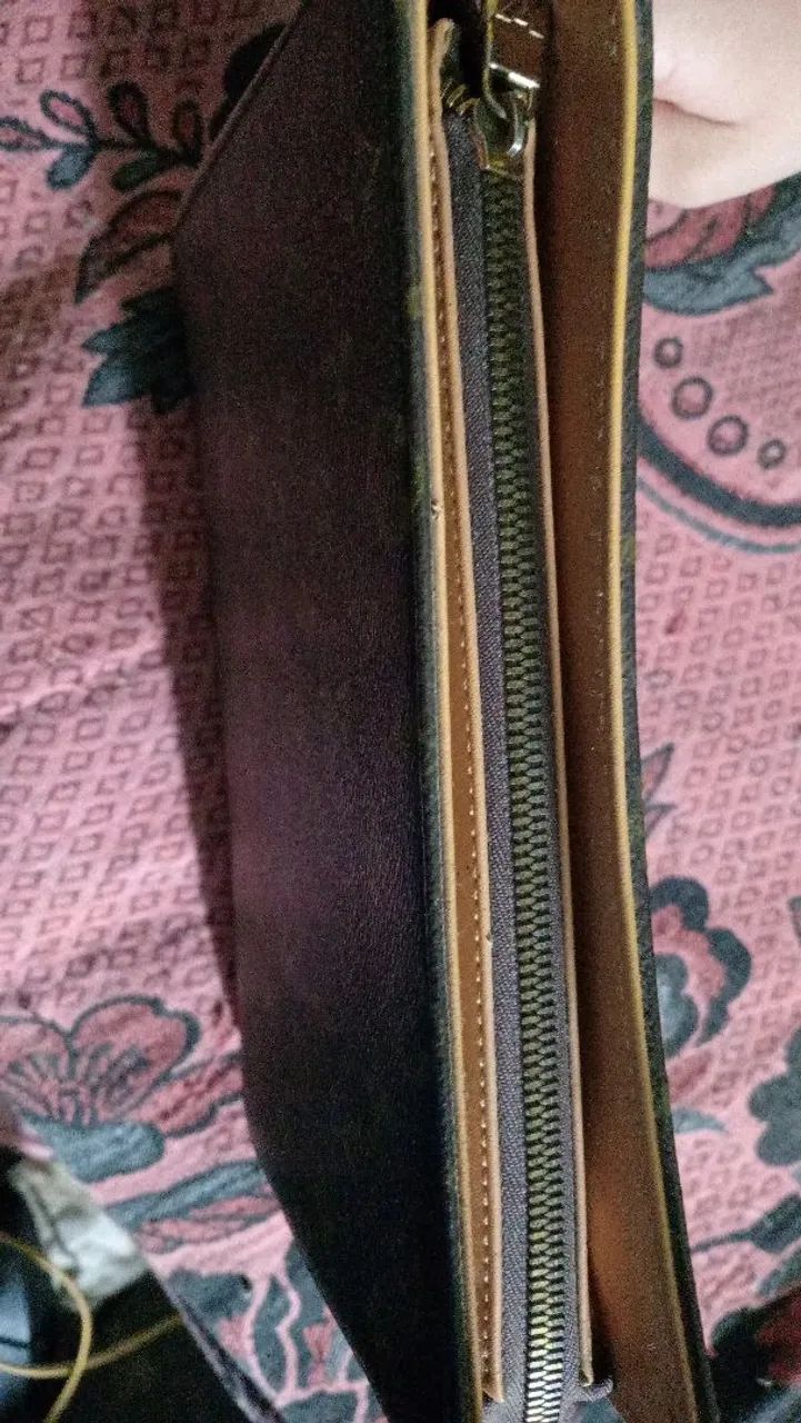 SHOULDER BAG  Louis Vuitton Monogram Looping GM