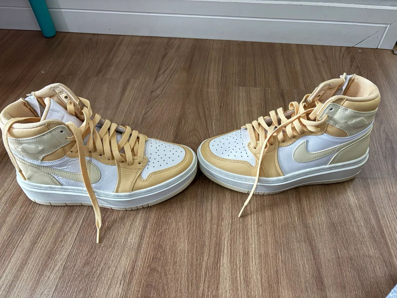 Tenis Nike Air Jordan 1 Elevate - Celestial Gold - Foto 2