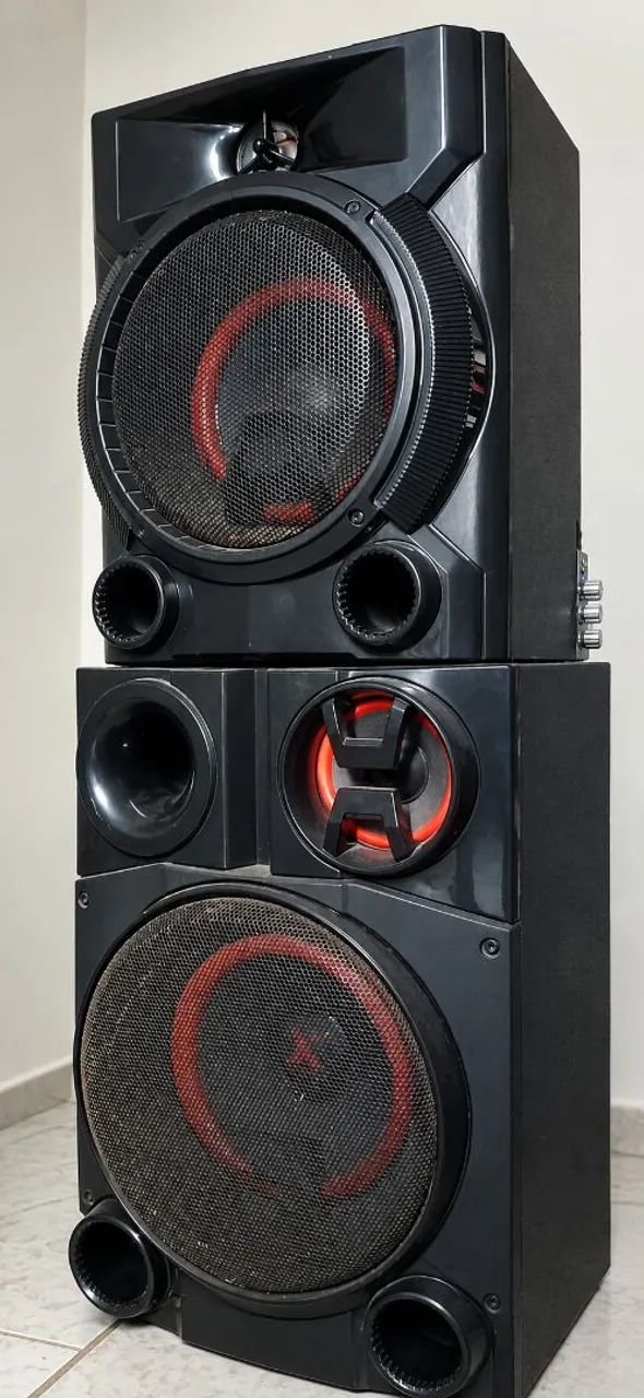 Caixa de Som LG XBoom c/ Bluetooth e USB