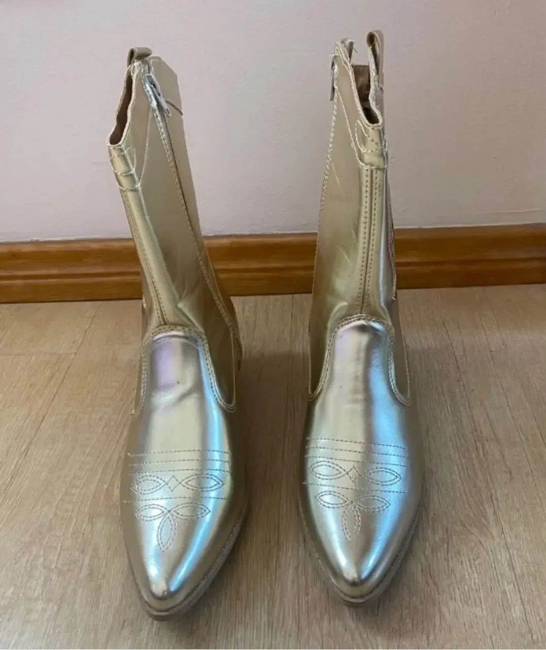 Bota feminina, western, dourada - Foto 2