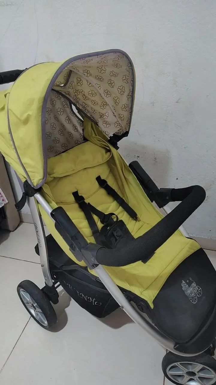Carrinho de Bebê importado Compacto e Confortável