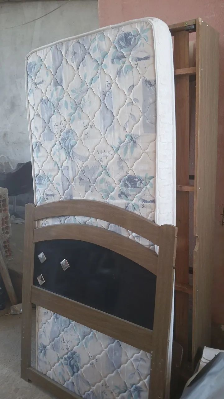Vendo  bicama de solteiro com colchão premium d33.