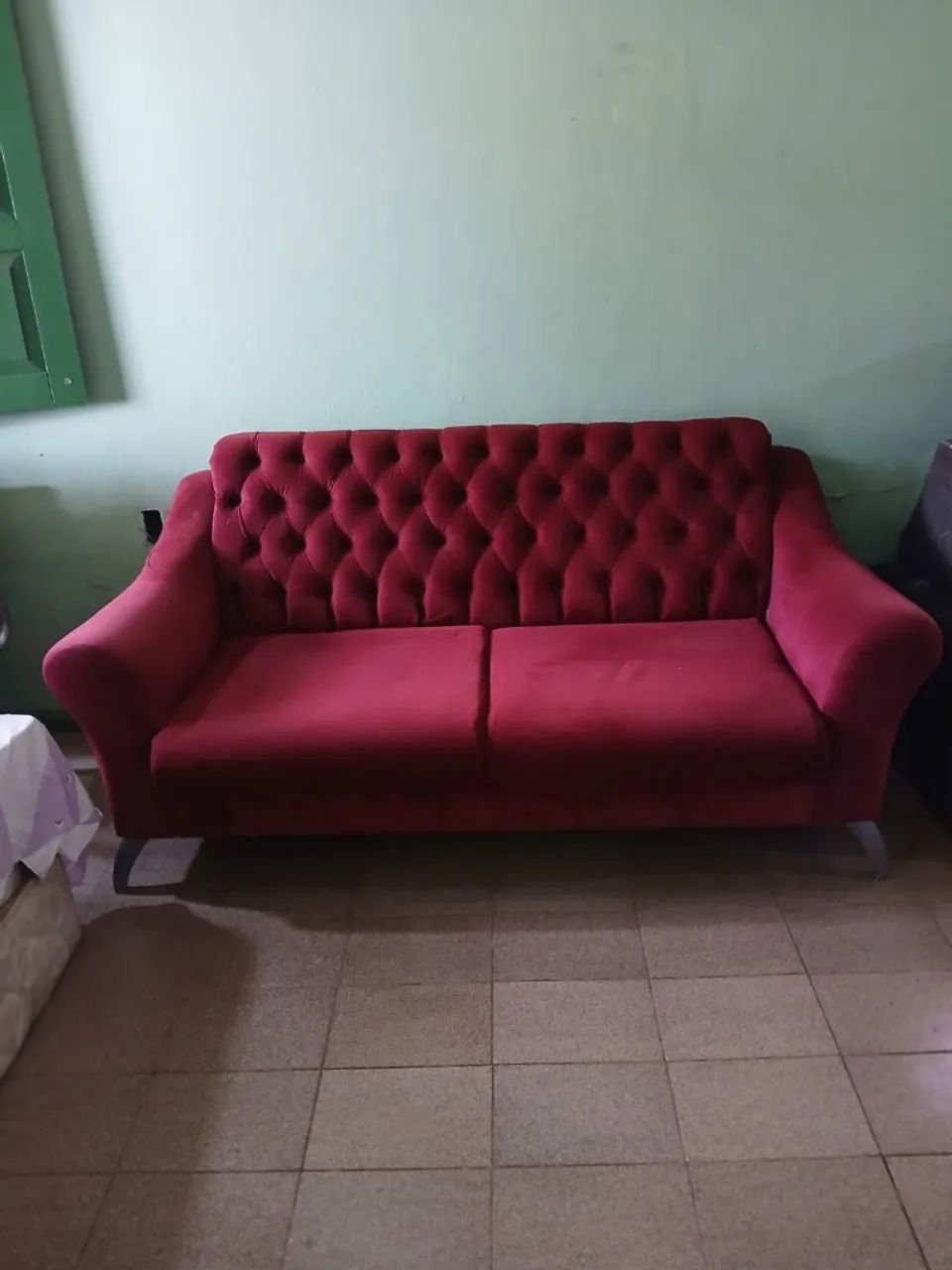 Sofá Retrô / Chesterfield Vermelho Veludo Muito Conservado - Foto 2