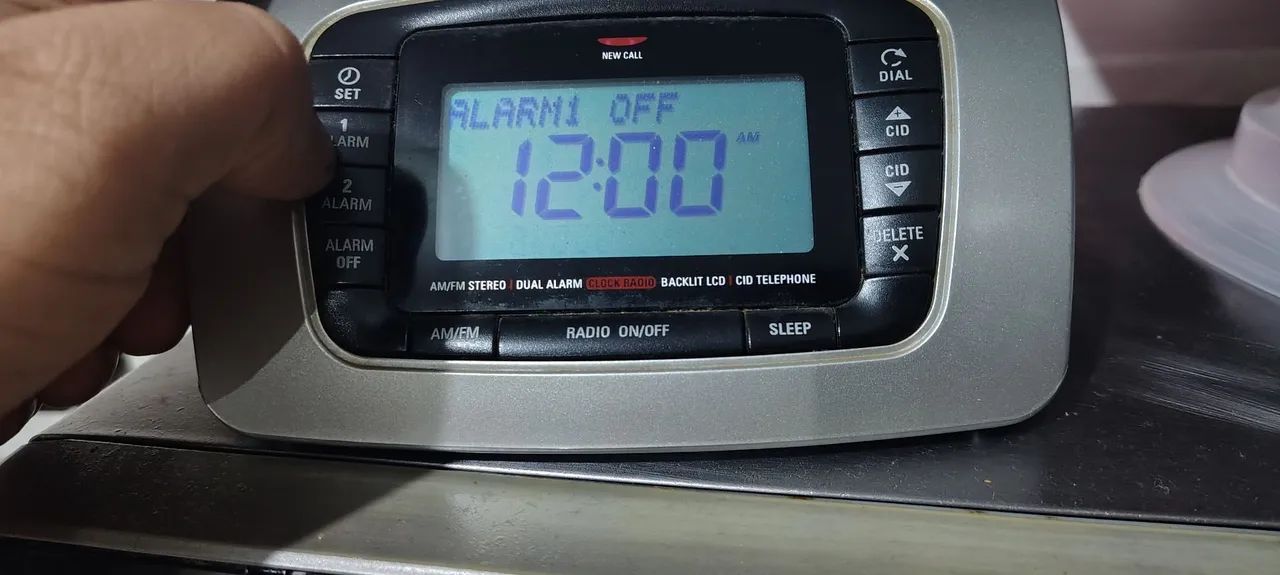 rádio relógio com telefone am FM despertado funcionando perfeitamente  - Foto 3