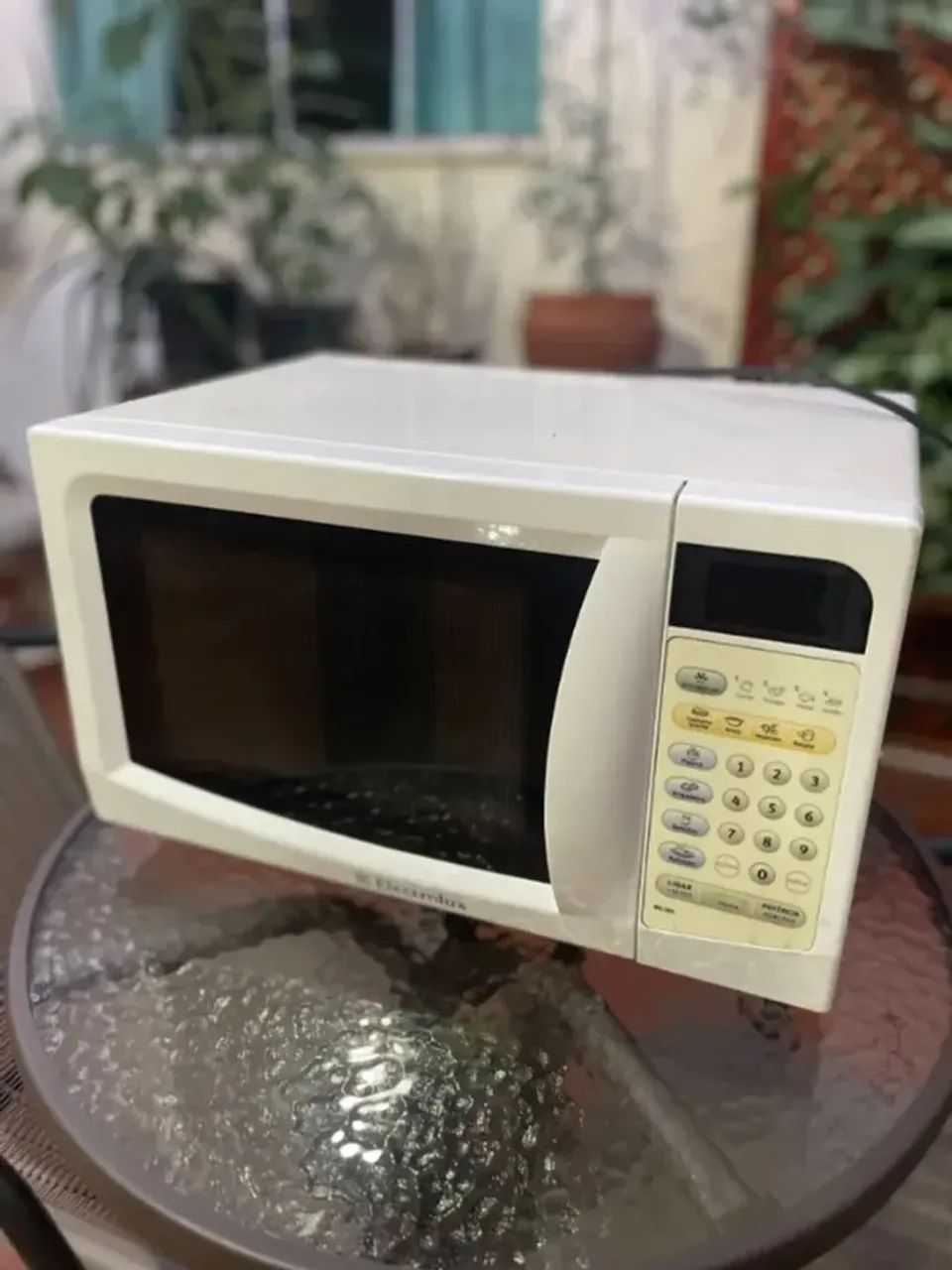 Microondas Electrolux 27L - com defeito - Foto 2