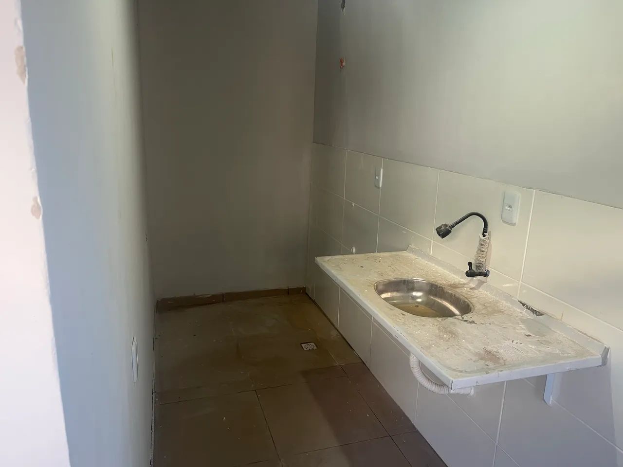 KITNETS PARA ALUGUEL - JARDIM INGÁ - R$ 450,00.   - Foto 5