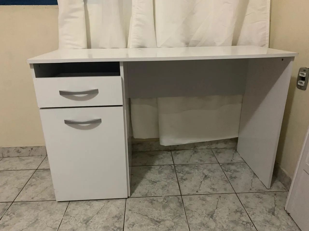 Vendo escrivaninha