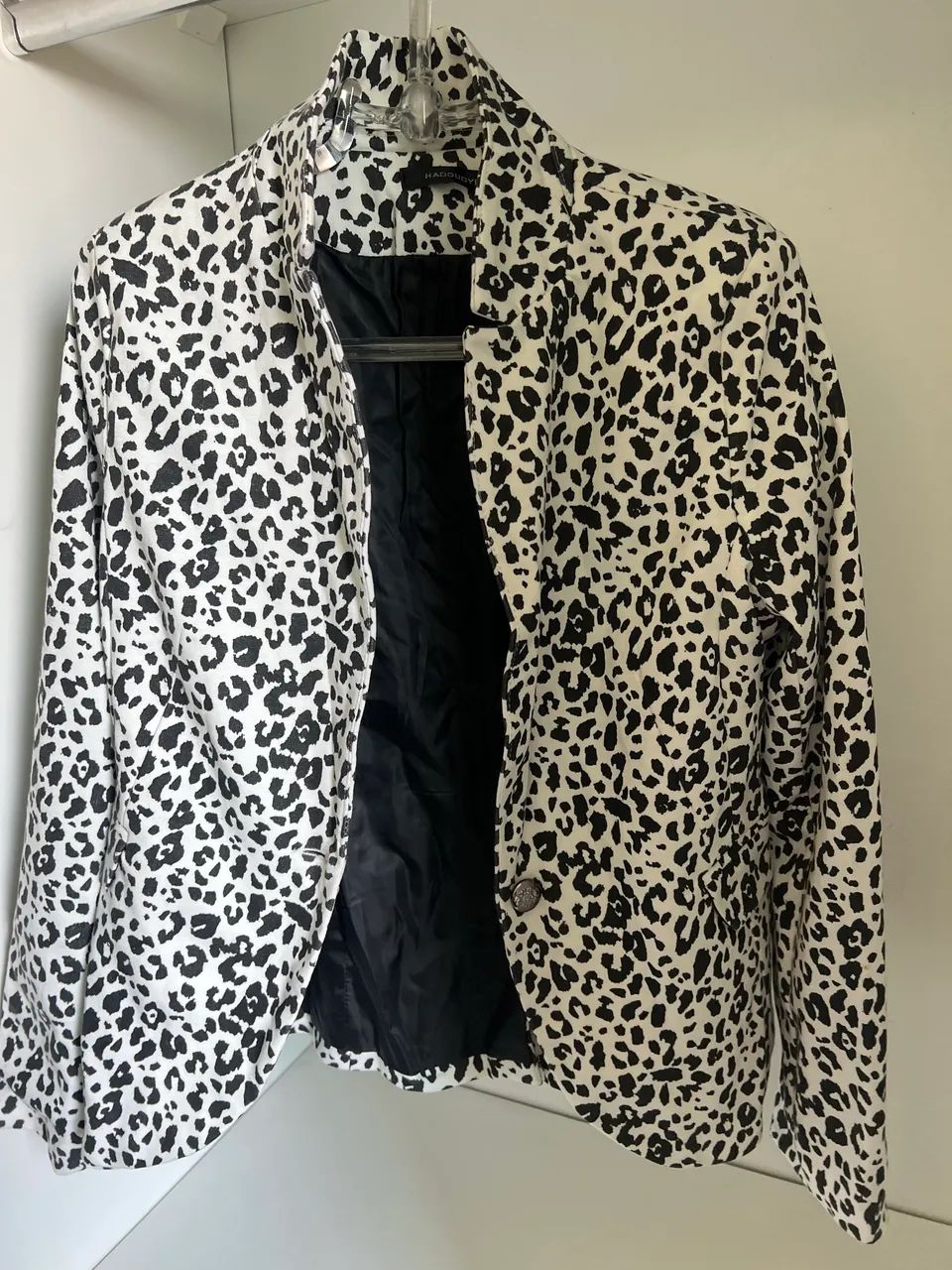 blazer feminino estampa de oncinha - Foto 2