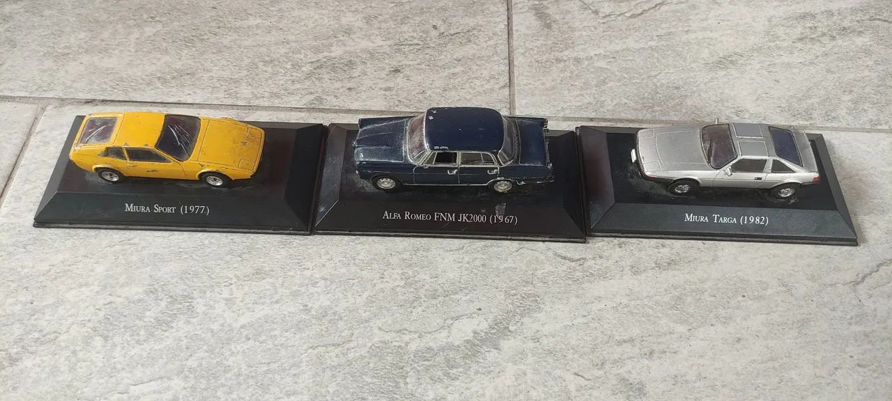 Carrinhos miniatura Miura e Alfa Romeo - Foto 2