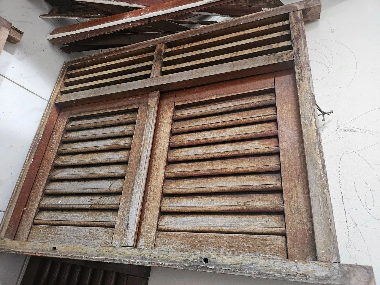 03 janelas de madeira  - Foto 2