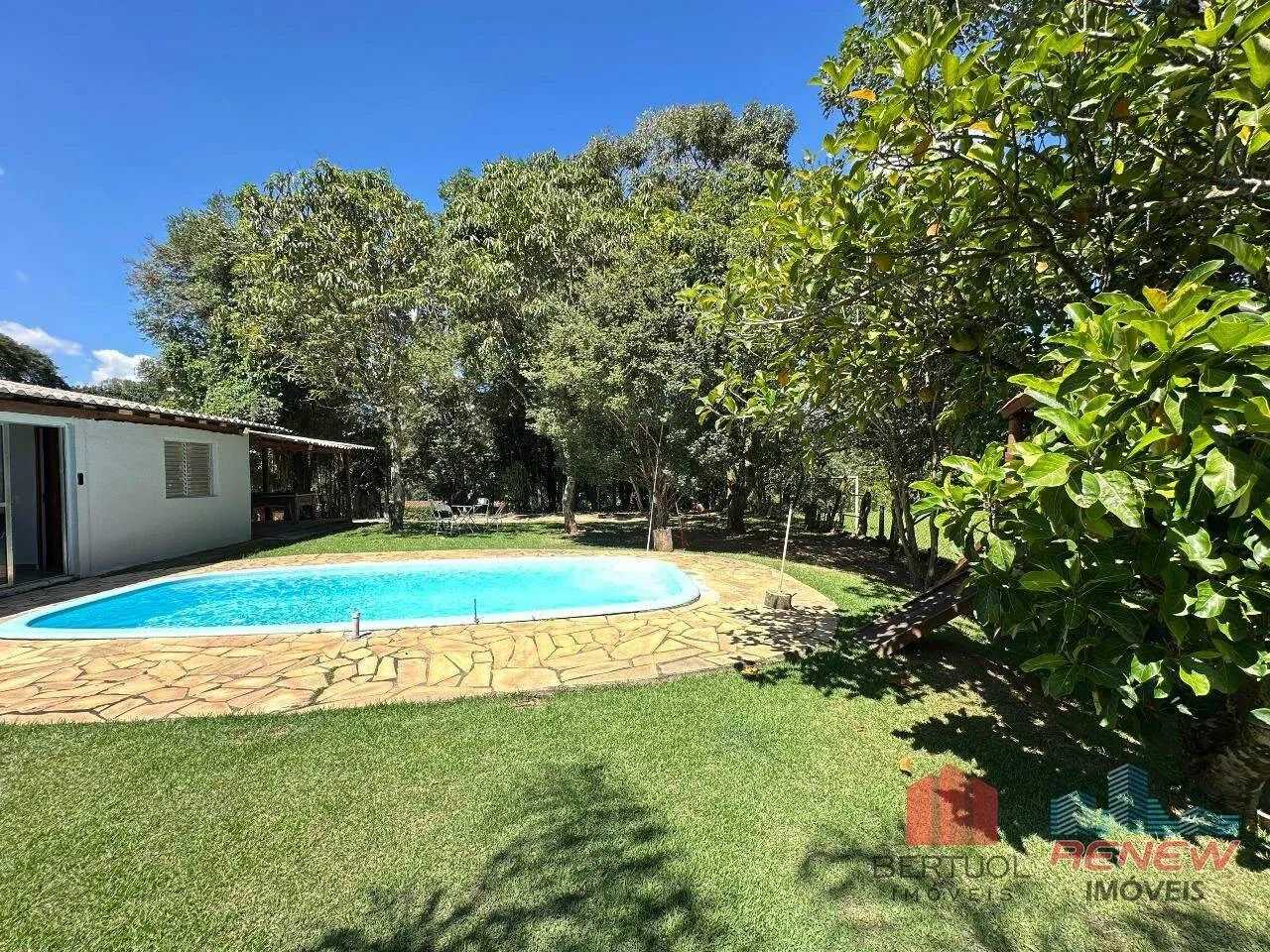 Chácara com Muito Verde e Piscina em Itatiba