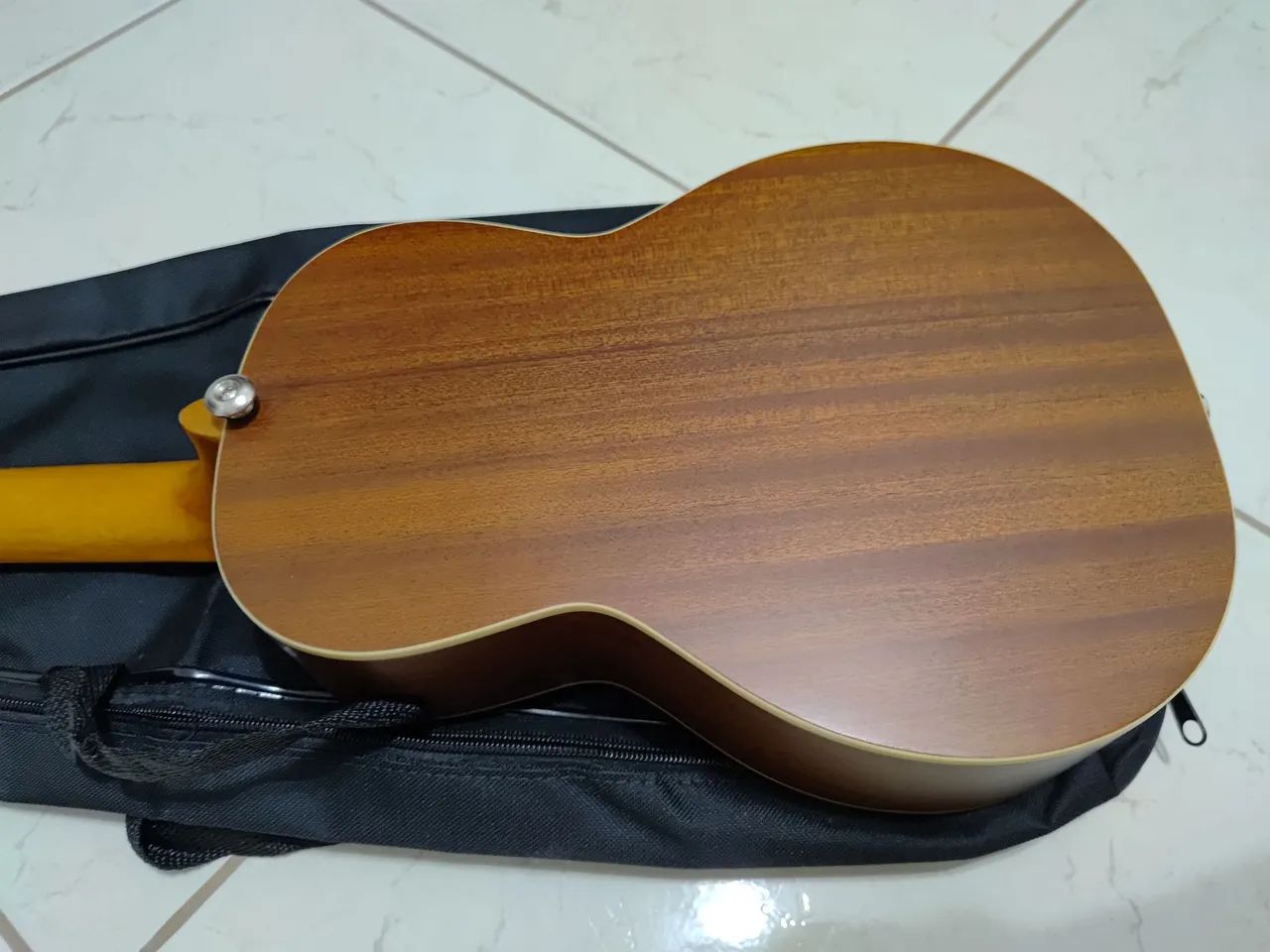 Ukulele Ohana Tenor Tk20 elétrico com capa - Foto 2