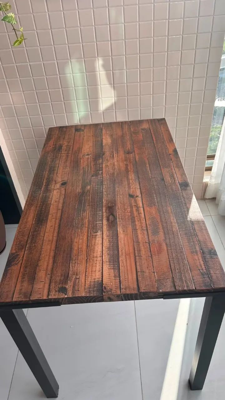 Mesa de madeira. - Foto 3