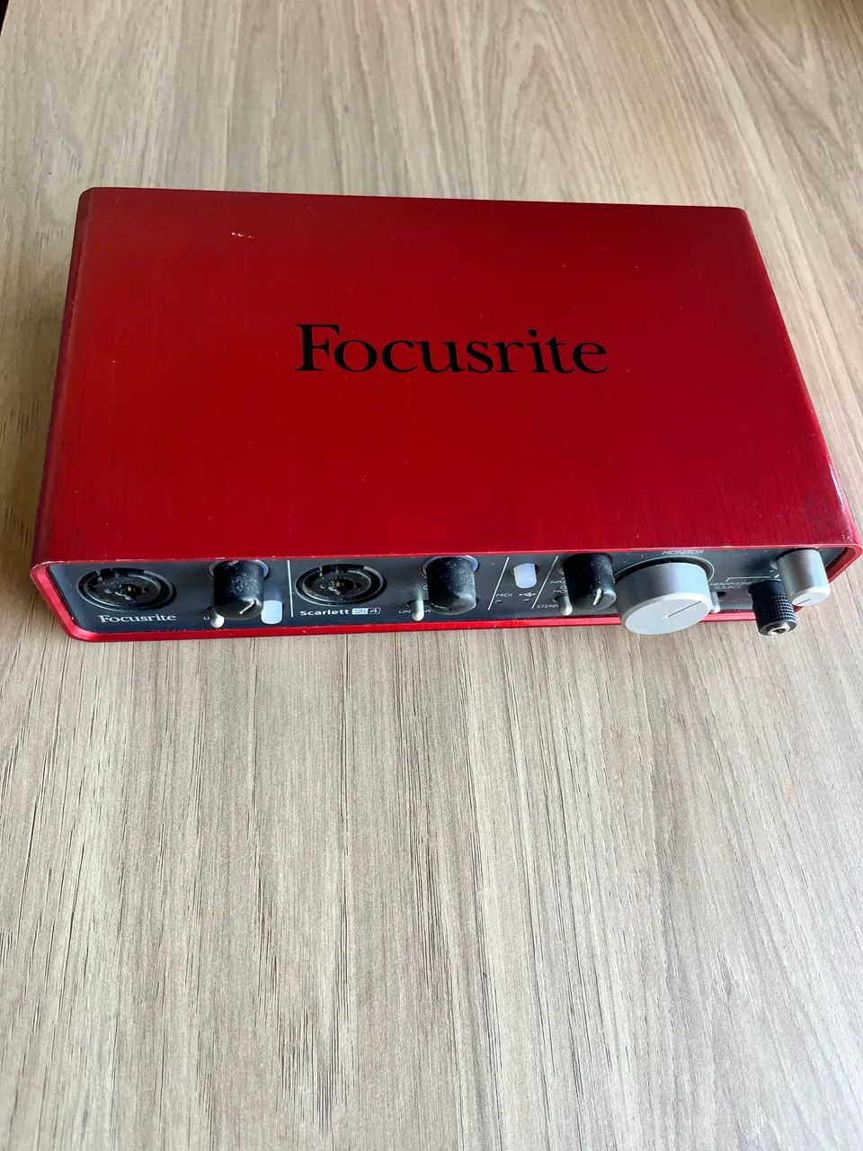 interface Focusrite Scarlett 214 - Foto 3