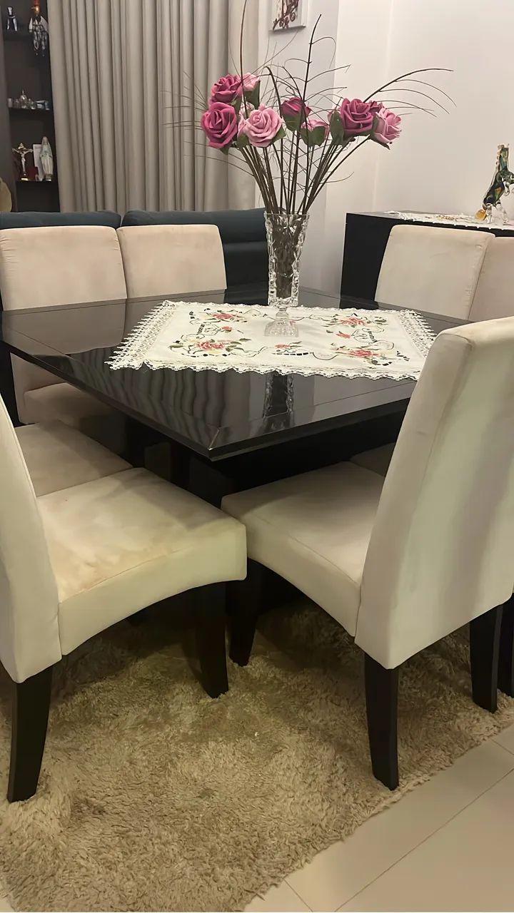Vendo jogo de sala de jantar completo com buffet