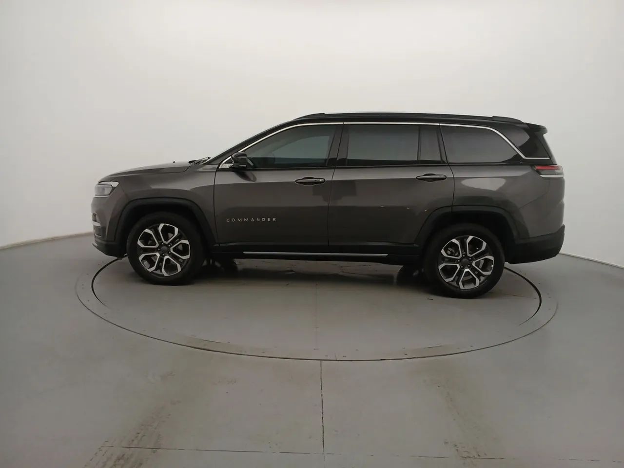 Jeep Commander Limited T270 1.3 TB Flex Aut., foto 2 de 18