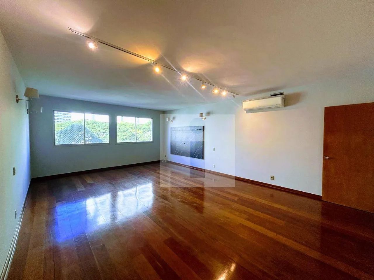 APTO ESPAÇOSO, REGIÃO DO GUANABARA!