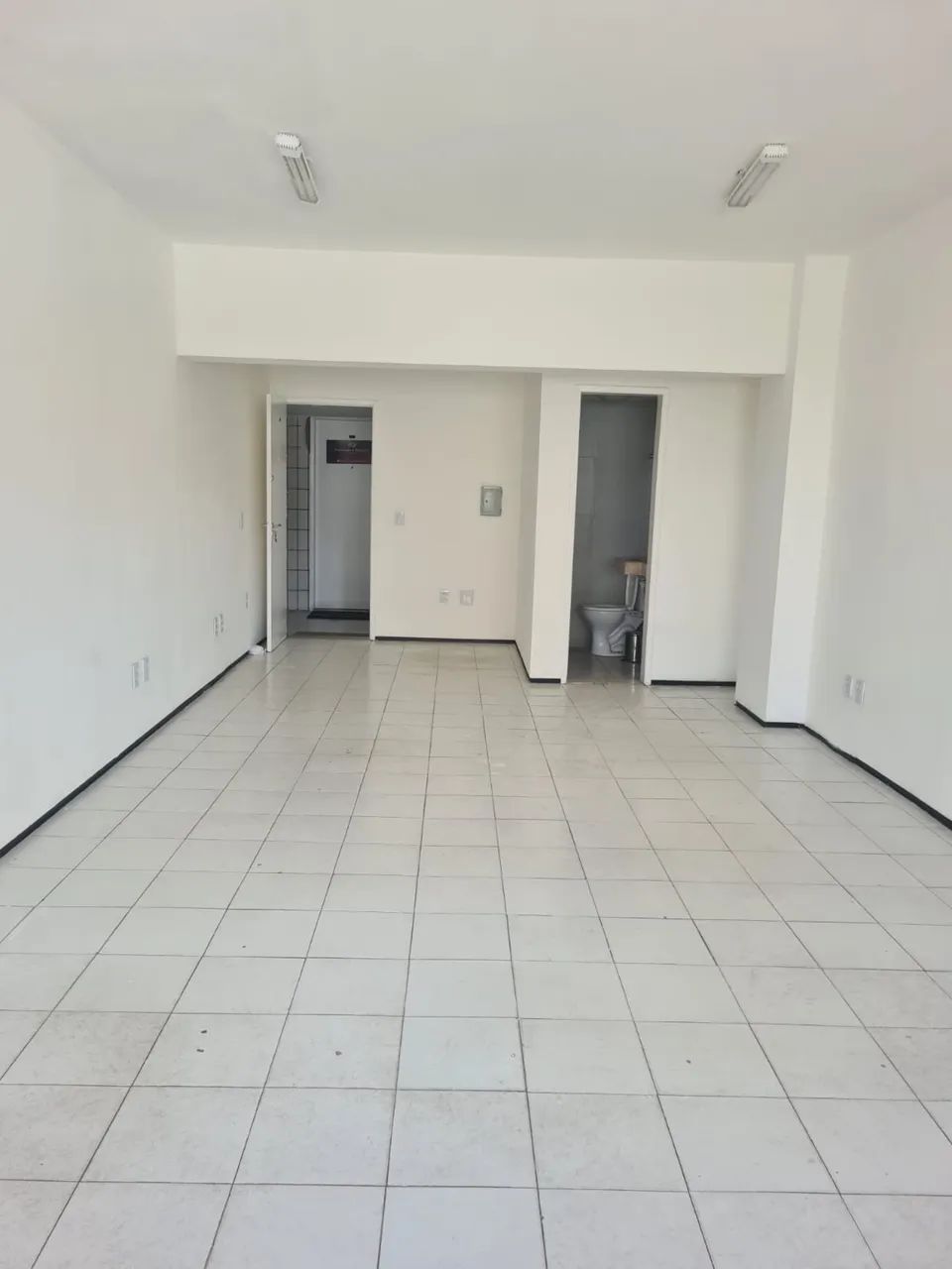 Sala Comercial 40m² no Edifício Rocha Aguiar - Pronta para Uso - Foto 2
