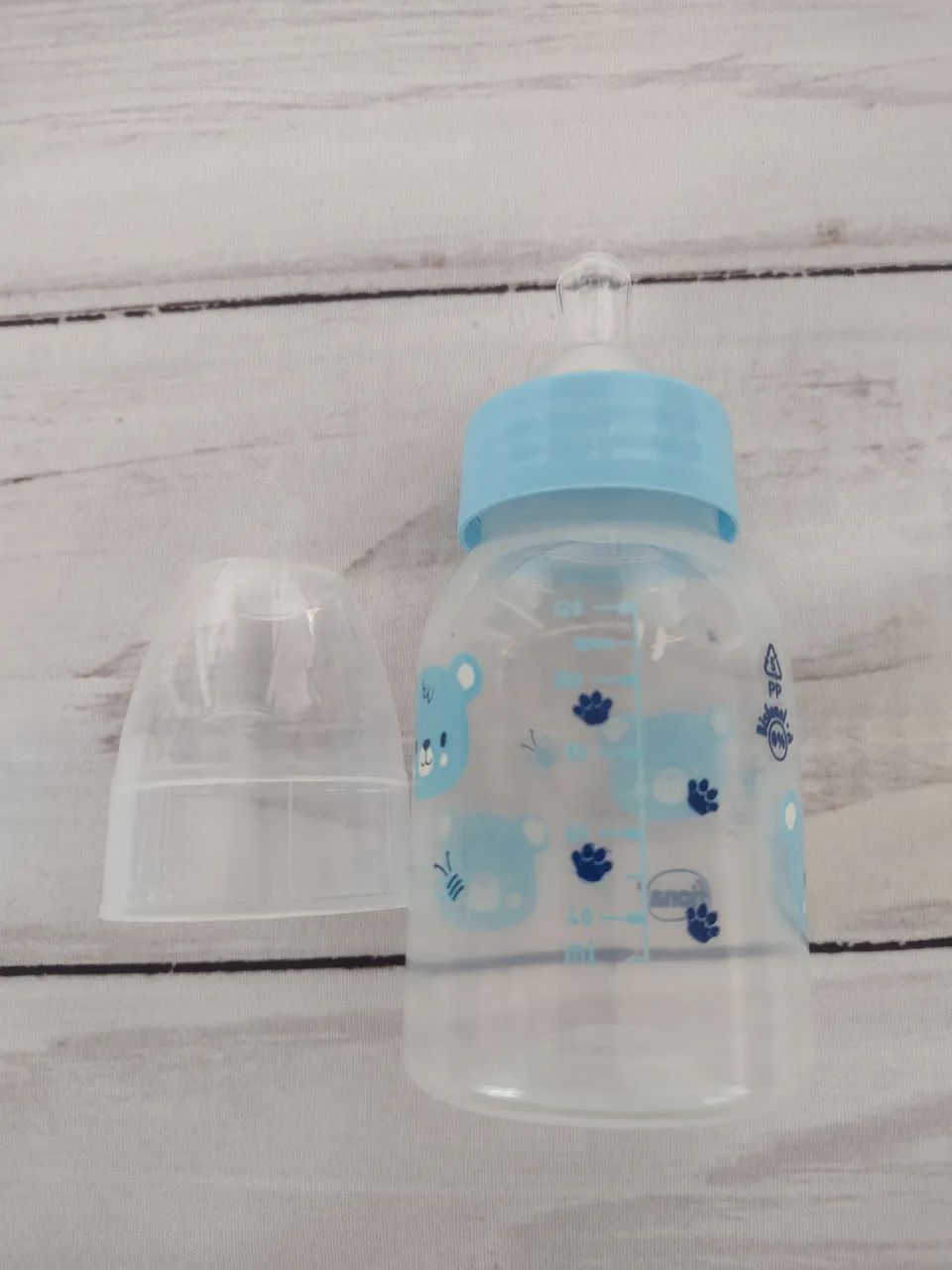 Mamadeira, Chupeta com estojo e colher de Silicone - Foto 4