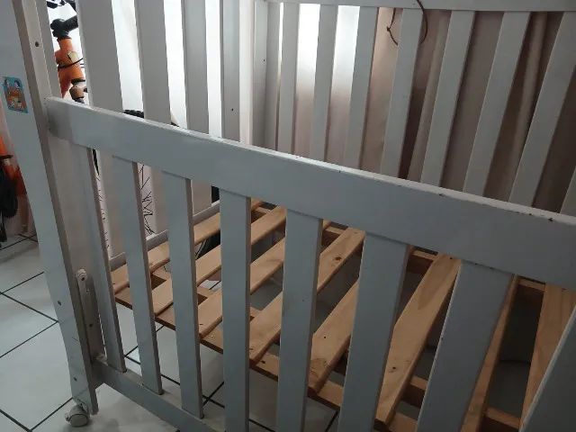 Berço infantil em bom estado - R$ 200 - Foto 2