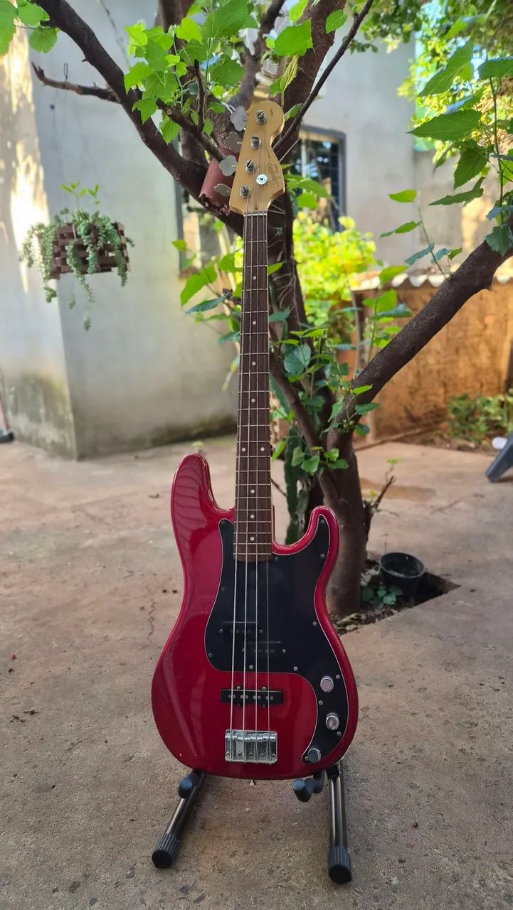 Baixo Fender Squier PBass - Foto 4