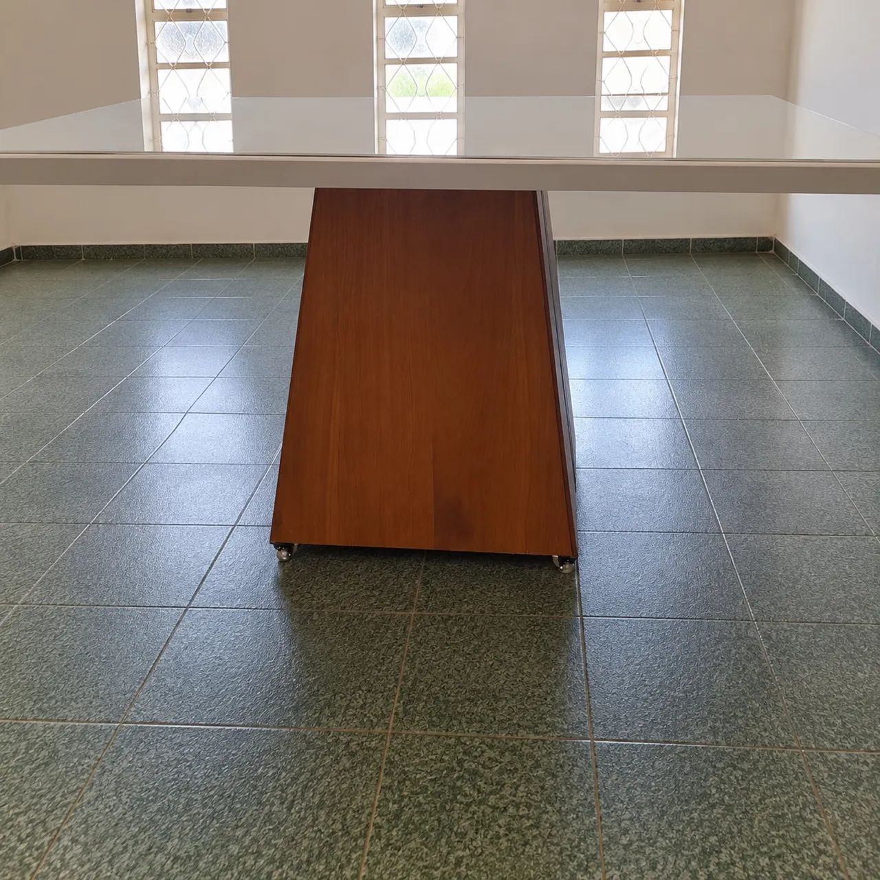 Mesa quadrada 8 lugares com tampo de vidro - Foto 2