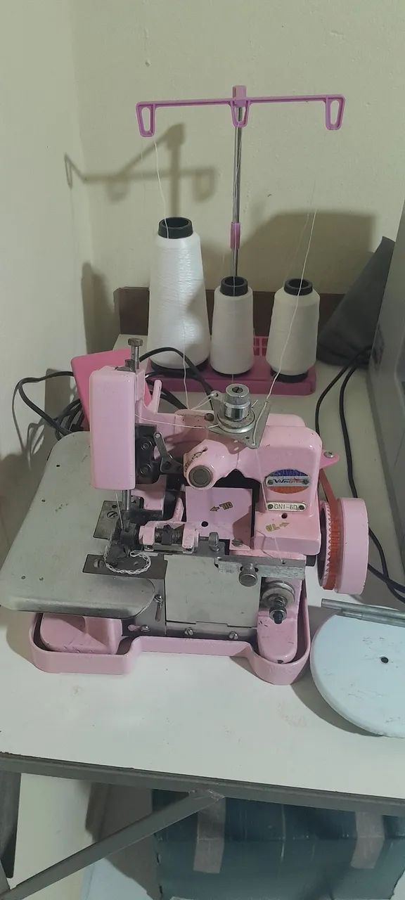 Maquina overloque chinesinha - Foto 2