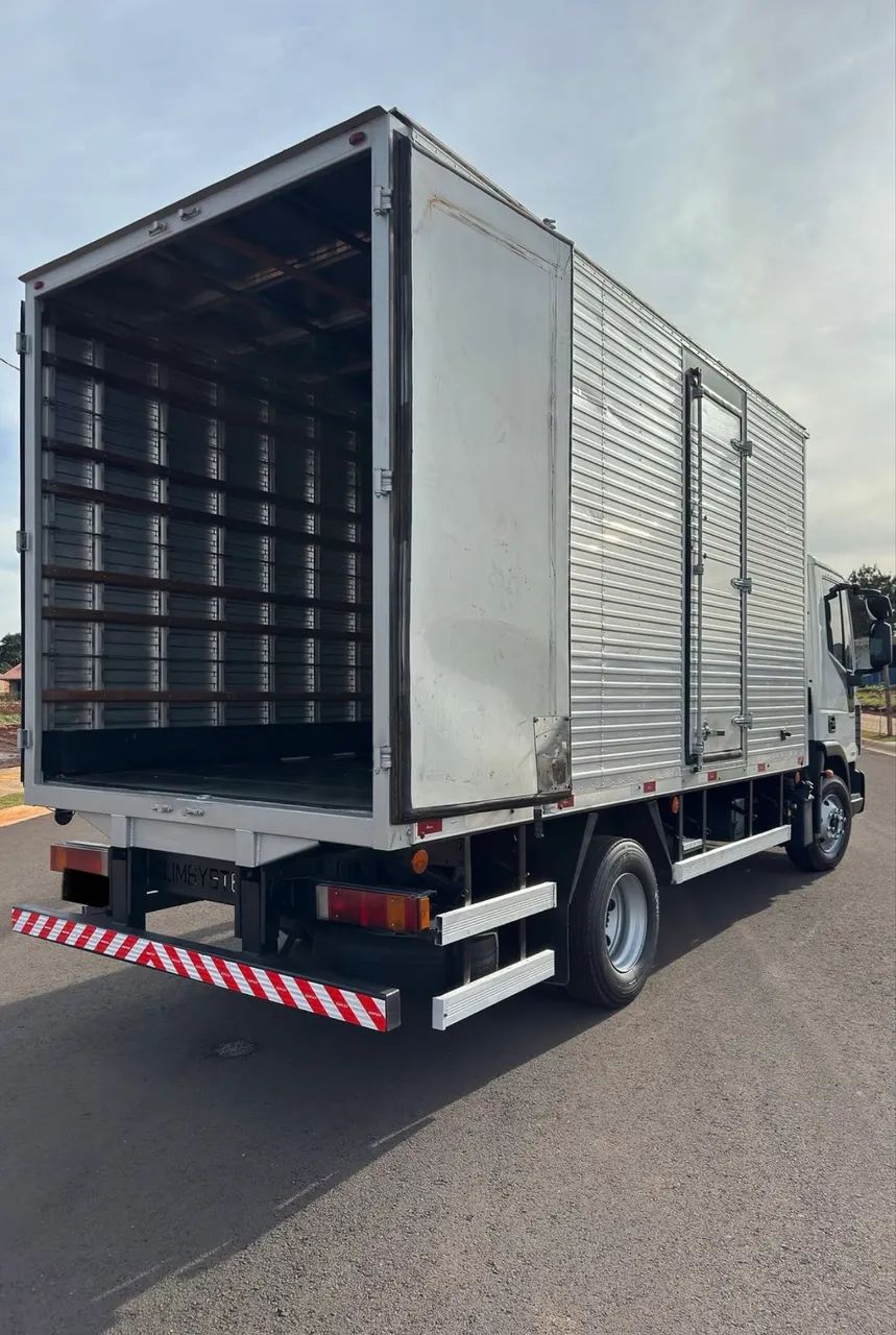 IVECO  9-190 Tector Baú  - Foto 6