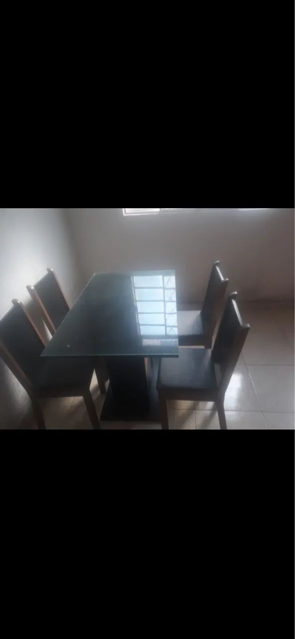 Vendo mesa 4 cadeiras 