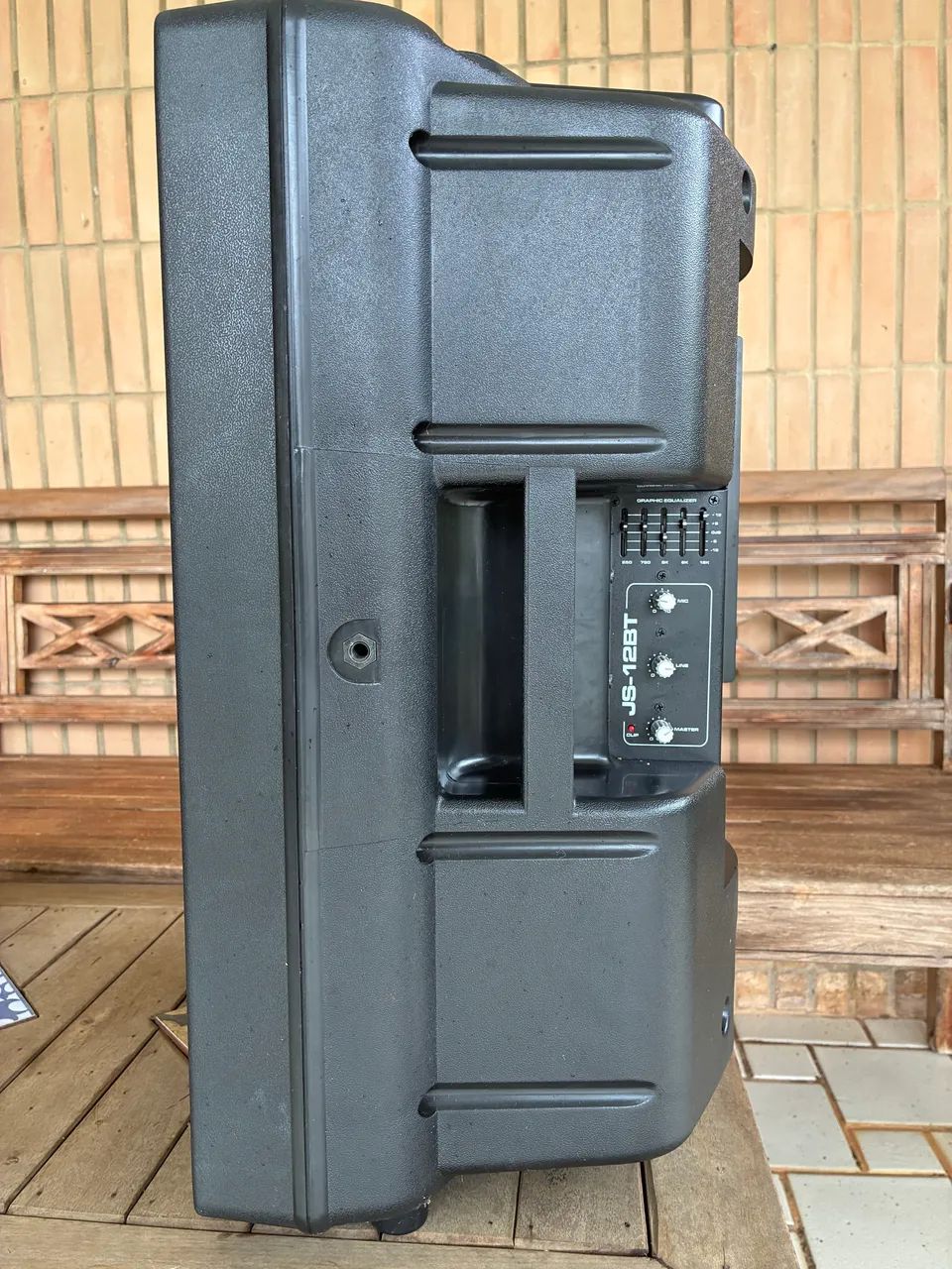Caixa de som JBL 150w