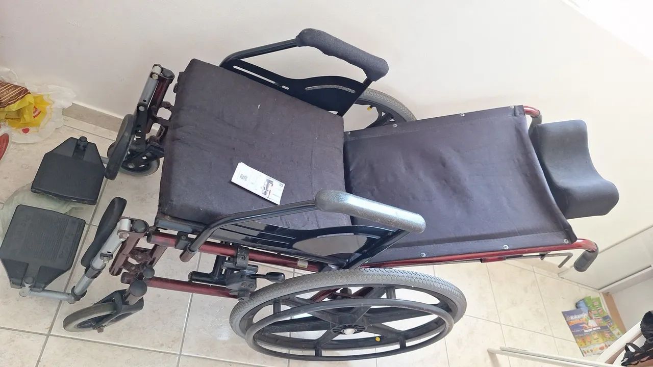 Cadeira de Roda - Foto 2