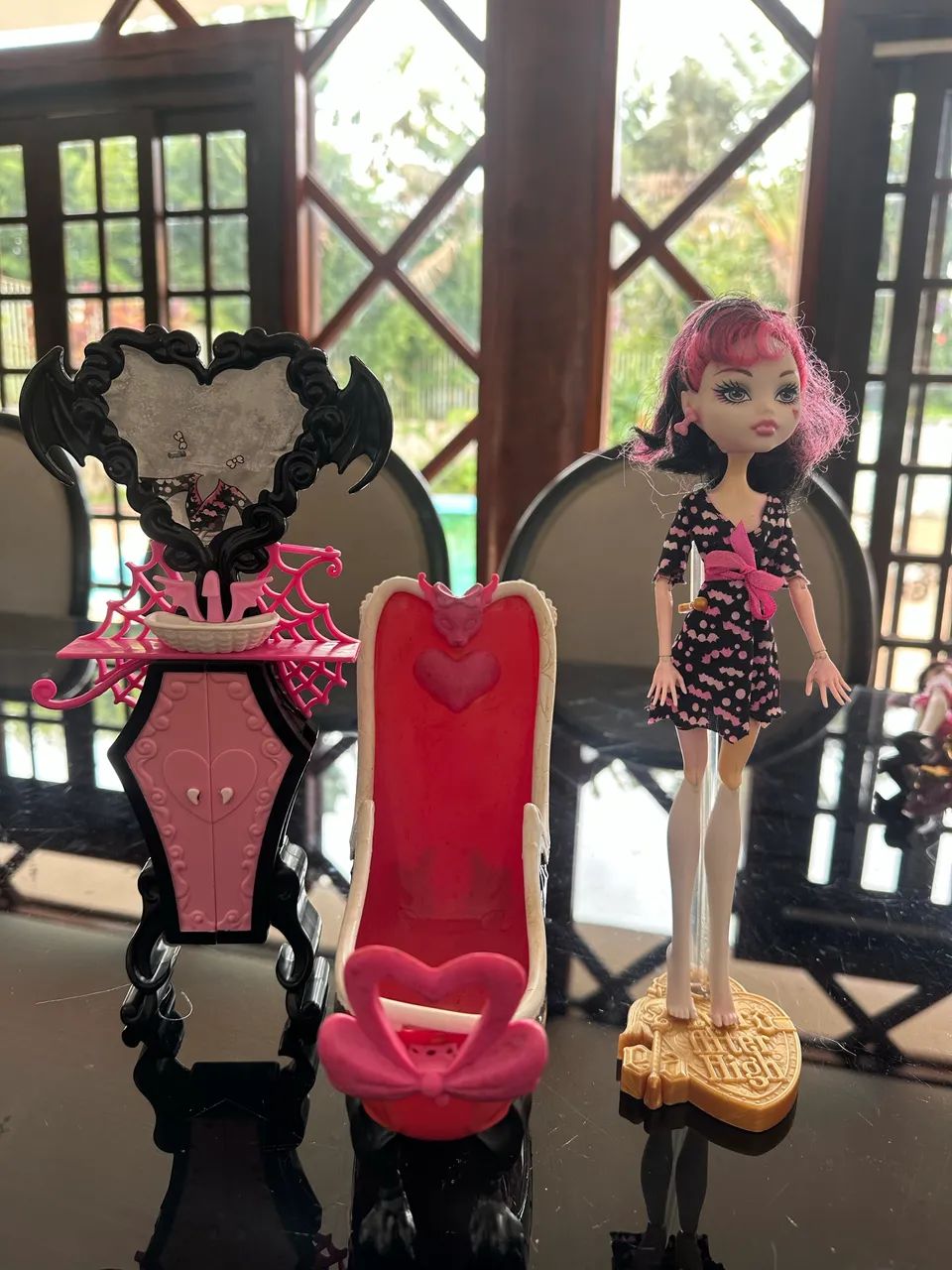 Monster High Draculaura+Kit banheiro originais usados