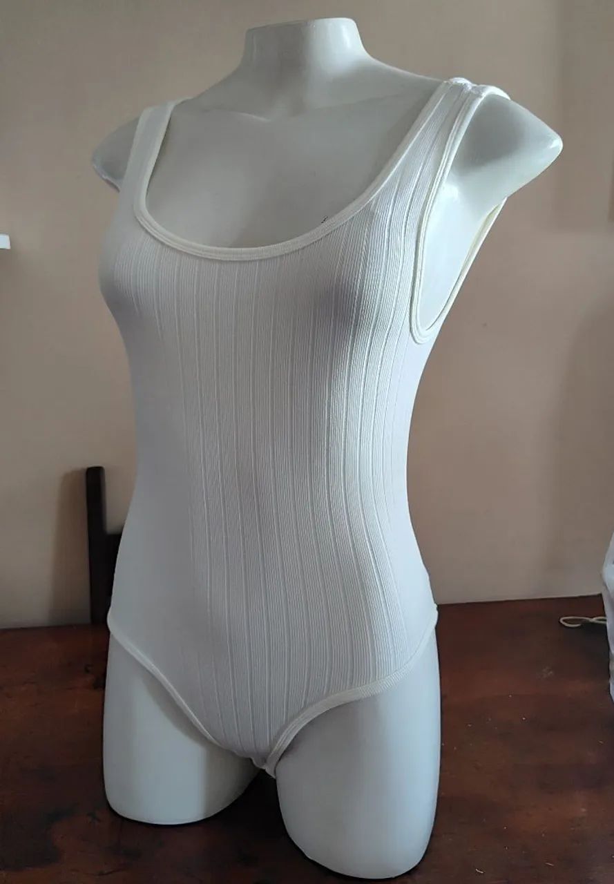 Body off-white P Adulto