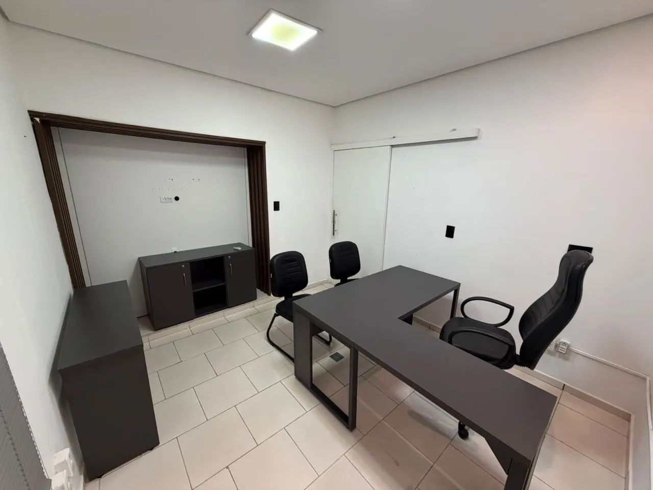 Sala comercial mobiliada para alugar 