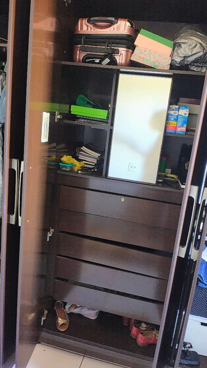 Guarda roupas lindo e espaçoso.  - Foto 3