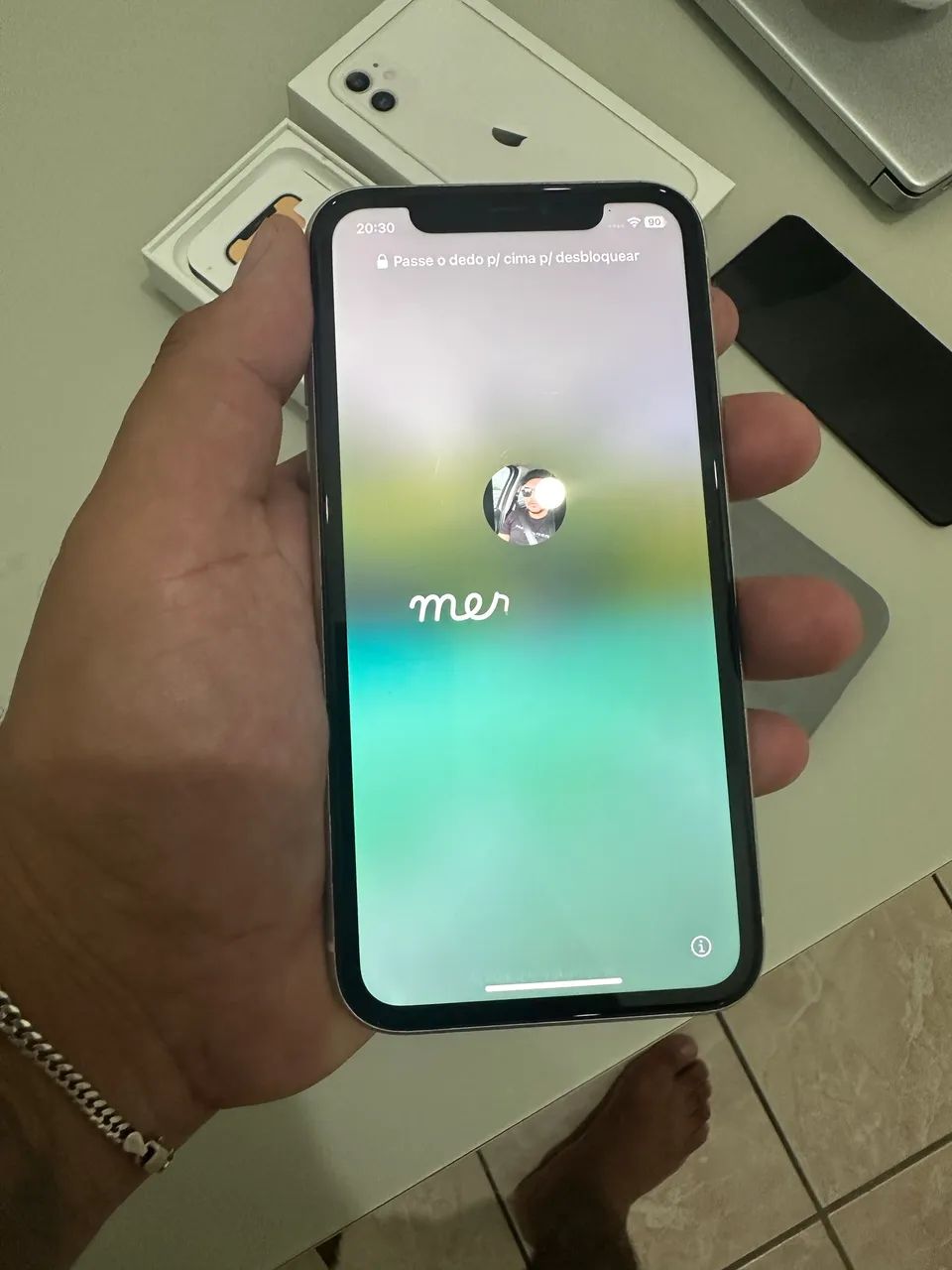 iPhone 11 64 GB semi novo com Caixa - Foto 5