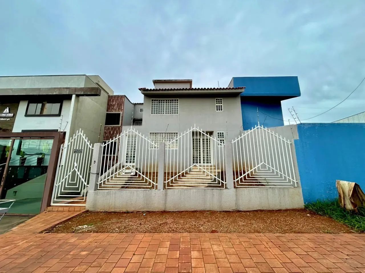 Sobrado à venda no Jardim Ana Lúcia  3 Quartos, 2 Suítes, 200 m² de área construída