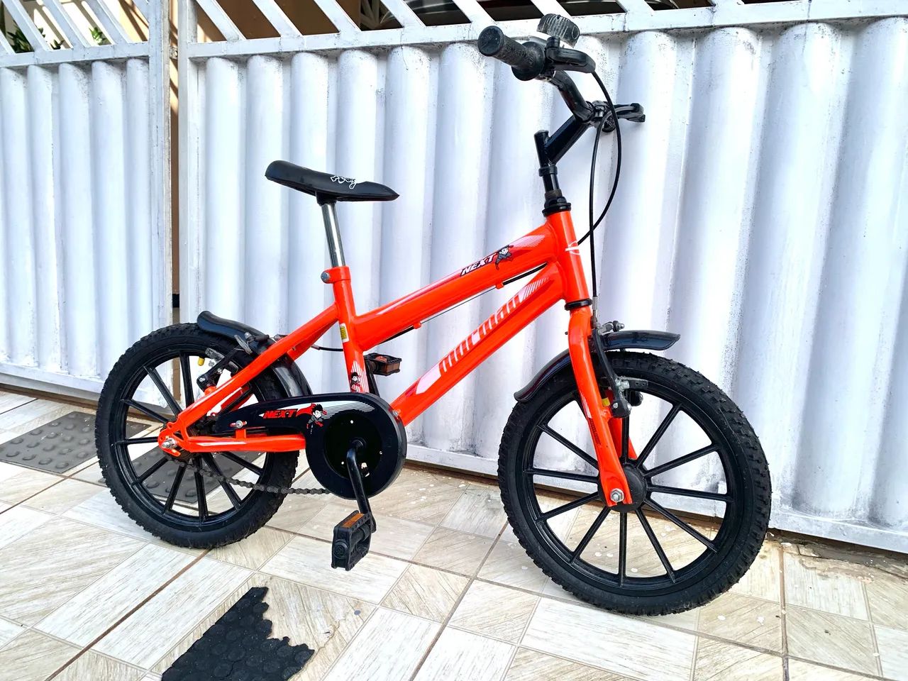 Bicicleta infantil usada apenas 2 vezes.
